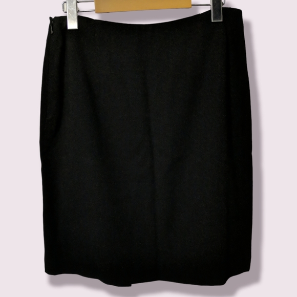 ✨2/$35 Alfani Black Wool Slit Pencil Skirt with Grey Thread detailing, size 8 - Picture 4 of 7